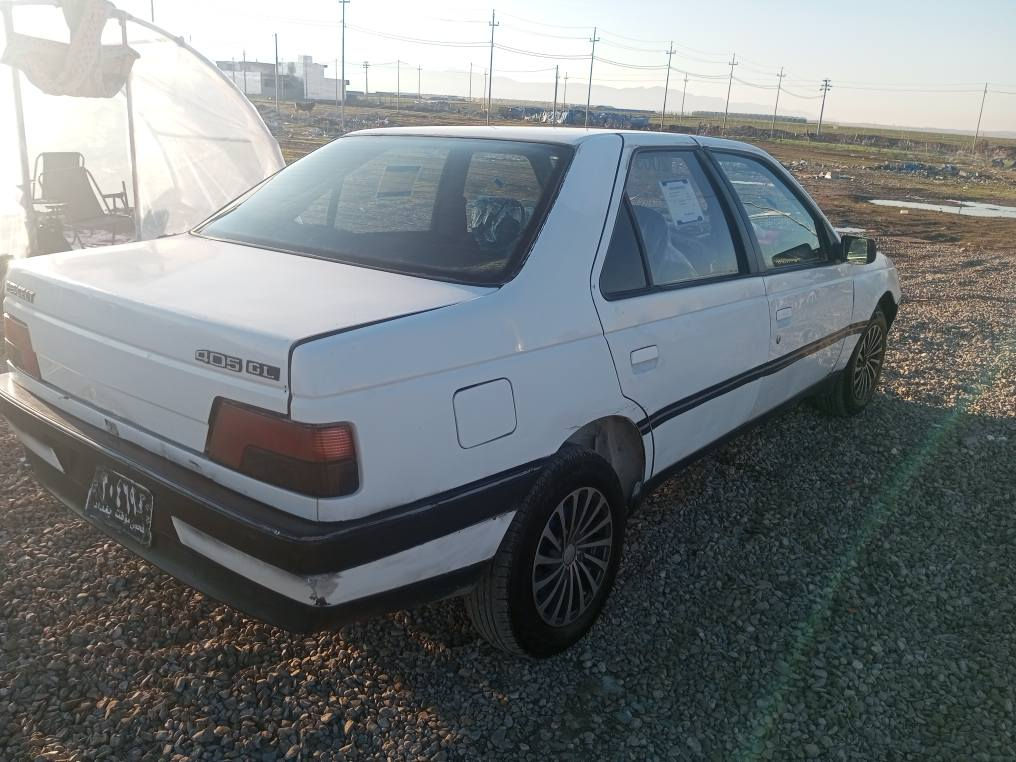 بیجۆ فەرەنسی405  مۆدێل 2005علوجە ،مەکینە،ڕەشە،گراین شەفتە،بەشەرتی گێڕومەکینە،کارەبای کامل مەزبوتە شاشە ئایپادە،فڵچەو تەنجیلو موکەبەرەی کامل مەزبوتە،چوارتایەوویلی تازەیە،پێشودوای تازەداگیراوە،پێشودوای کەپسە ،لێدراوی نیە،زۆرزۆرخاوێنە ماڵی دۆستە بەنزین زۆرکەم سرف دەکات،نرخی 13گەڵا.ژ.م *********** السليمانية, العراق
