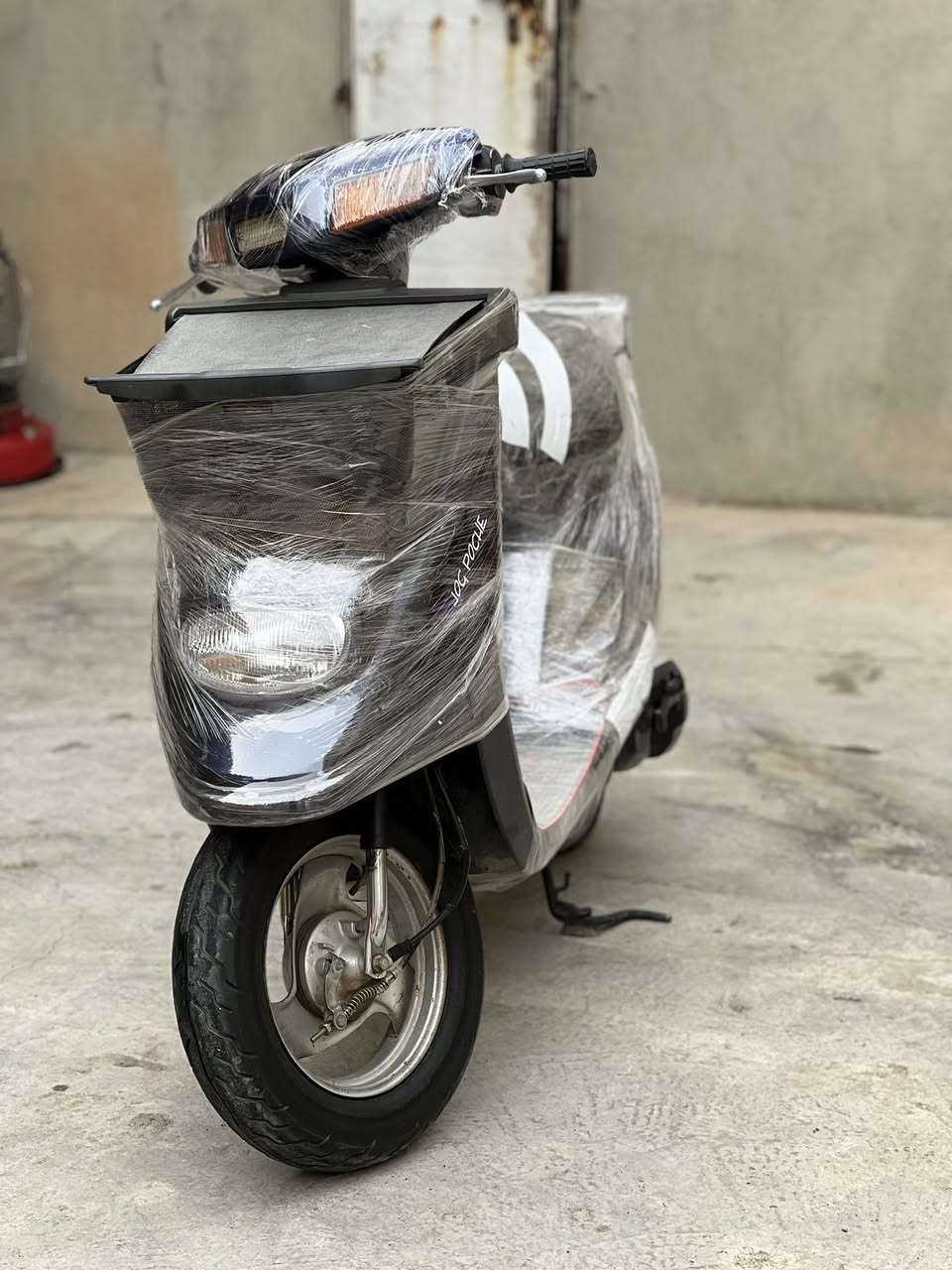 سلام عليكم ماطور يماها للبيع ماطور كلشي شغال سلف هندر إشارات لايتات  محرك بلاد مامفتوح كابريتر بلاد كفرات بلاد كله ع بلاد ماشاءالله ماطور احلى من الصوره سعره 375وبي مجال حگ الجيه رقم موبايل *********** رجا المو شراي لايكسر ولا يخابر
