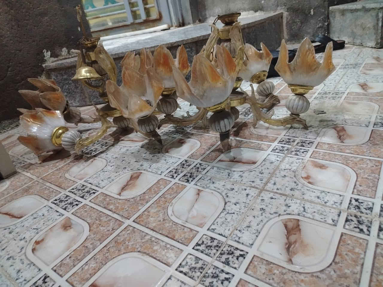 اليريدهن يجي ياخذهن
بثواب راعيهن
مكاني رميثه
***********
