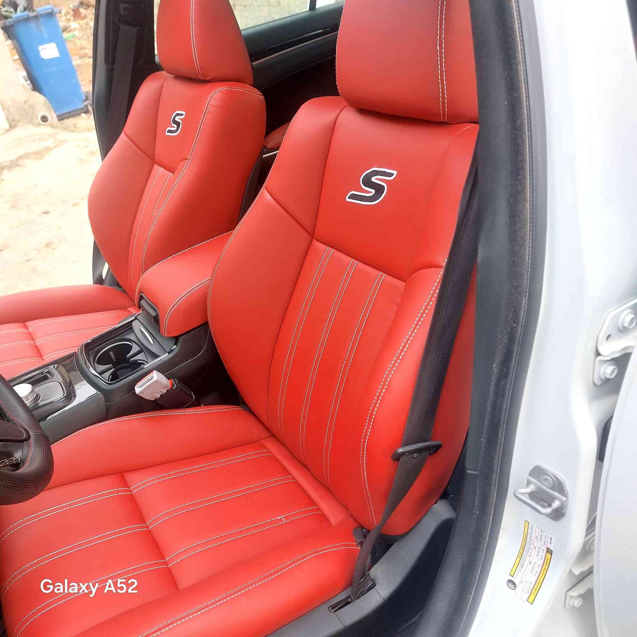 دوشمة كافة انواع السيارات شغل درجة أولى جلد اصلي بغداد حي العامل ***********
