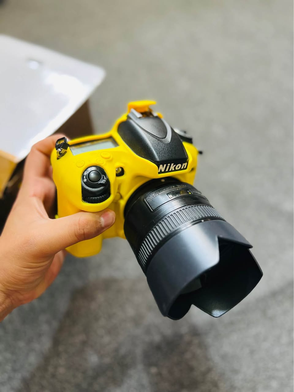 نيكون 610 فول فريم  مع عدسة 85 للبيع نضافته كلش حلوه مثل ماواضح بالصور 
ملحقاتها :
1_ عدسة 85 f.1’.8 فول فريم
2_  بطاريات عدد 3
3_ حزام ضهر 
4_ كارتونتها الاصليه 
5_ هوديه للعدسه
6_اقباقه حمايه لكل الفتحات 
7_ جيلاتين حمايه 

السعر مليون و ١٠٠ وبيها مجال

مكاني النجف ♥️ النجف, العراق


**إذا كنت صاحب هذا الإعلان وتريد حذفه لأي سبب، رجاءا أرسل رسالة إلى الدعم الفني**