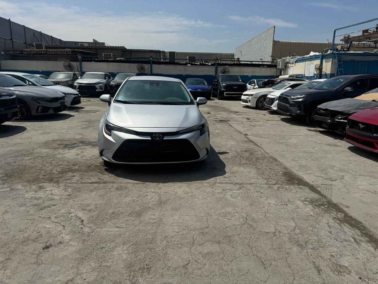 السلام عليكم 
كورلا موديل 24 ومواصفات LE
تبدل بنيد...الجاملغ بارد
تصليح بالشاصي جهة السائق 
السيارة حاليا مشحونة لسفان مصلح وجاهز
السعر المطلوب داخل سفان 112 ورقة بدون كمرك
تريدها بكتاب شهداء ذي قار واصل للناصرية 140 ورقة
للاستفسار الاتصال بالرقم ***********
