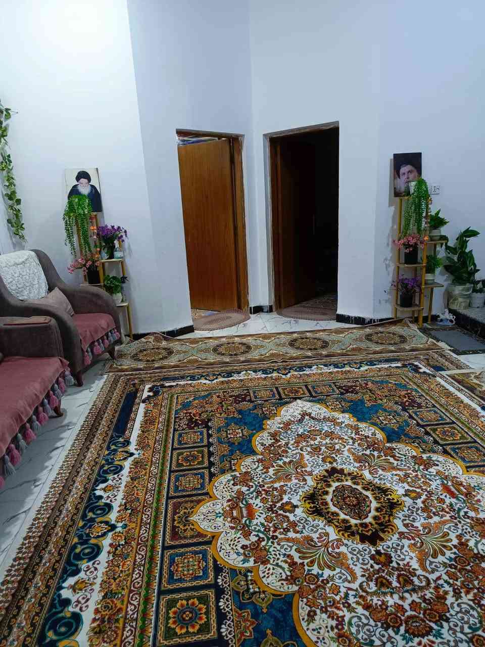 #إعلان 

بيت للبيع أو مرواس – حي الزهور
بيت مميز للبيع في حي الزهور
المساحة: 250 متر الموقع: عالشارع تبليط
تفاصيل البيت:
طابق ونص
الطابق الأول: براني + صالة + غرفتين + مطبخ + صحيات داخلية وخارجية
الطابق الثاني: غرفة + صحيات

#السعر الكلي  170 مليون 
مطلوب : 20 مليون للعقار

للتواصل والاستفسار على الأرقام التالية:

📞 أبو عباس: ***********
📞 أبو حيدر: ***********

      #مكتب_الفردوس_للعقار_للبيع_الشراء_الإيجار_ثقة_أمانة
