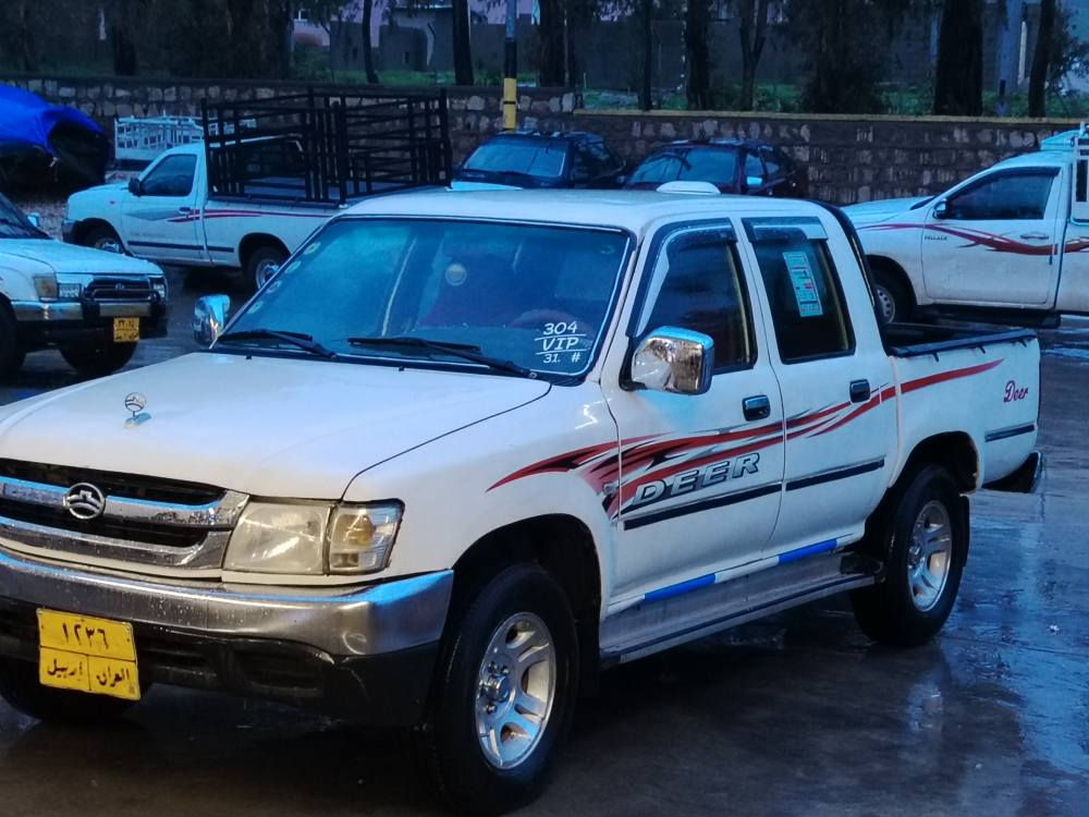 پیکب دير موديل 2006 
ژینگەی دراوەسەنەوی تازە بەسەرچوە
کاڵبونەوەی نیە دەعمی نیە
حیزام بۆیاغ کراوە بۆجوانی
گێرومەكينه و ئەکسل بەشەرت
چوارتایەی تازە بۆبەستراوە
توندو تۆڵە بێ مەسرەفە
***********ڤایبەر وەتس ئەپ
***********لەشاری کۆیەم
57وەرەقەو مەجالێکی کەم كويسينجاك, أربيل
