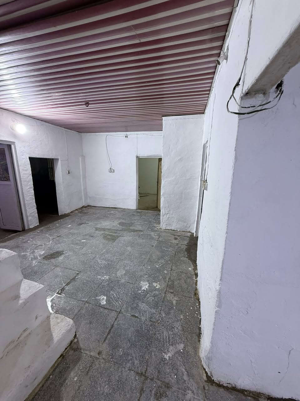 بيت للبيت 182متر غرفتين وصاله ومطبخ واستقبال وصحيات وحديقه حي الرحمة القطاع الثاني مقابل مكتب سلام المختار بالفرع السعر 68 مليون مع المجال 
مكتب حازم البديري 
***********
