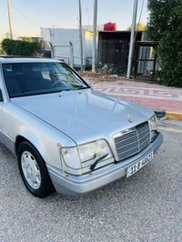 مارسدس دب للبيع رقم بغداد أنكليزي  موديل 1989 محرك بلادي (300) 6 سلندر...