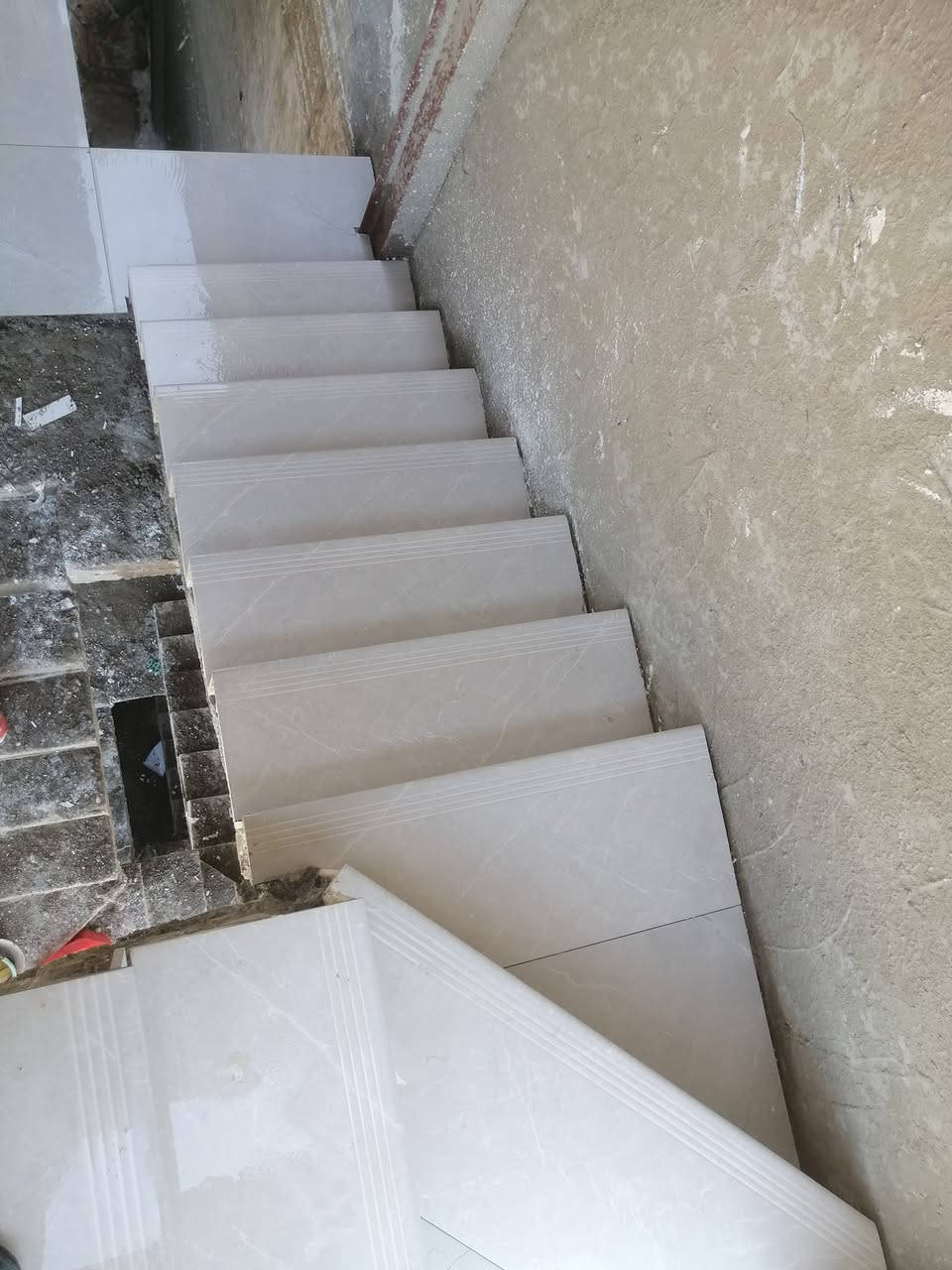 محمد (ابو إيلاف)  لعمل الارضيات  كاشي _بورسلين _مرمر _كرانيت _بايات الدرج _ازاره
للإتصال ***********  / ***********
موجود على الواتساب والخاص مفتوح
