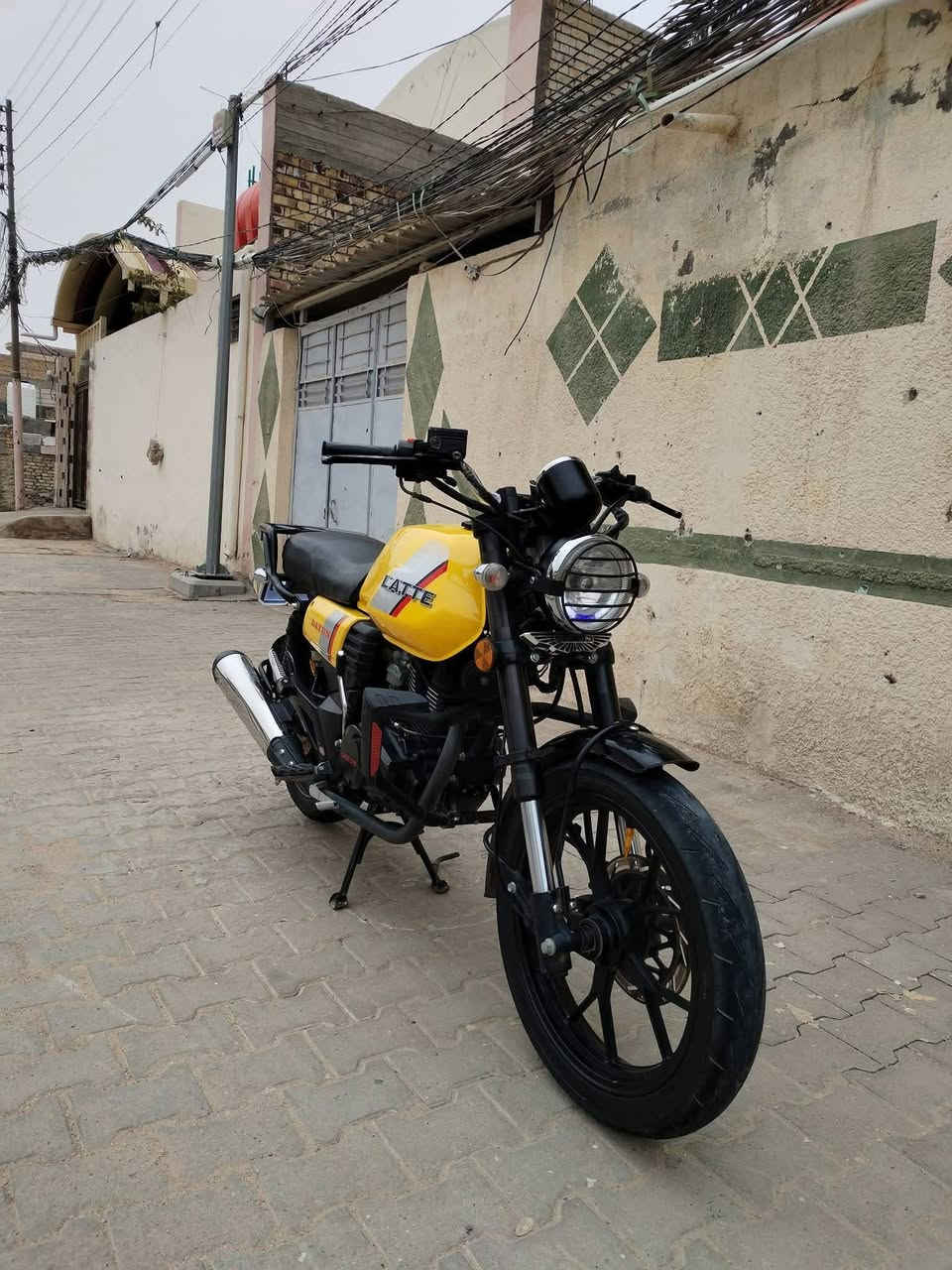 الماركة: دايون (Dayun)الفئة: لاتيه الكلاسيكية            حجم المحرك:  200cc
(الموديل): 2023
البريك : (دسك) أمامي وخلفي.
الممشى ( 32,000) 
 أوراق :  أستنساخ كاملة وأكاتبك من كلشي 
نظافة الدراجة : أنظف من الصور وتفحص يم أي واحد تعرفة 
مكان التواجد : النجف الاشرف 
  السعر المطلوب: [ 1,550] مليون وخمسمية وخمسين(قابل للتفاوض البسيط).
للتواصل والاستفسار:  *********** أتصال أو واتساب
