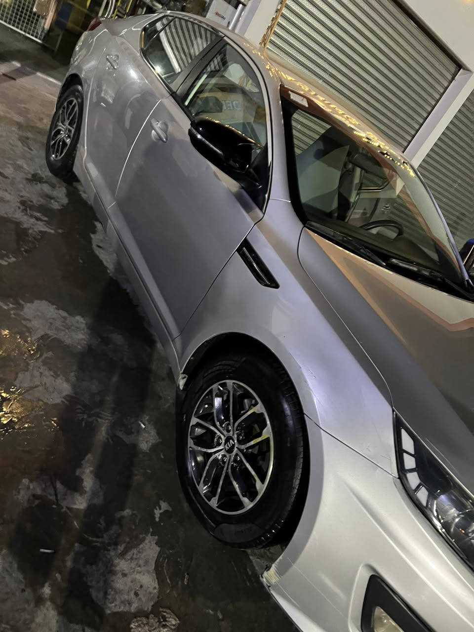 كيا أوبتيما 2014 خليجي طخه جاملغ خلفي فقط وبارد شويه ما بيهه صبغ كشر نضيف رقم سليمانيه السعر 120 وبيها مجال***********
