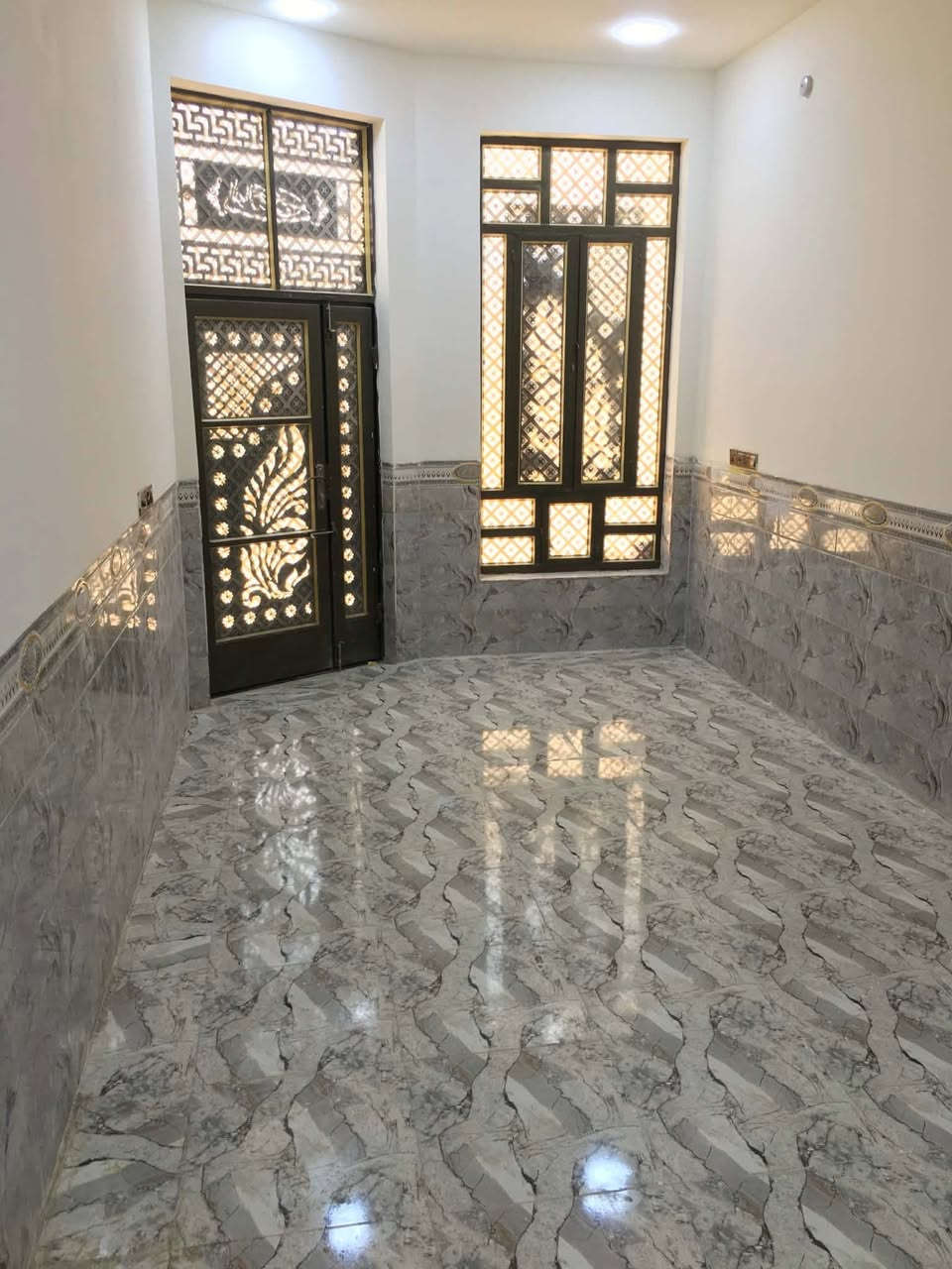 🕋بسم الله الرحمٰن الرحيم 🕋

👋السلام عليكم ورحمة الله وبركاته👋

🏪يعلن مكتب انمار للعقار

🌄الانبار قضاء الفلوجه

🏡 بيت 

#للبيع الشهداء قرب جامع المرسلين 

🚧 بناء طابوك

📐المساحه125 م  

📃طابو صرف سند تحويل ملكيه بسم شخص واحد 

🛣️شارع 8 م خدمات مجاري مجاري تبليط 

🏠طابق حديث 

🔵استقبال 
🔵مطبخ 
🔵غرف عدد 1
🔵مناور 
🔵صاله 
🔵صحيات 

 

💲#السعر المعلن  82 مليون من قبل صاحب العقار وقابل للتفاوض 

🧑‍💻عزيزي عندك عقار وتريد تبيعه باسرع وقت راسل صفحتنه نلبي لك طلبك 🙏♥️

⁉️للاستفسار اكثر مراسله صفحتنا او زياره المكتب انمار للعقار الواقع على شارع 60 مجاور اسواق الايمان ومجاور المطعم والكوفي بلاك ساراي شارع السكلات او الاتصال 

☎️***********☎️كورك 
☎️***********☎️ واتساب  

⁉️اذا كنت تملك عقار وترغب في نشره مراسله صفحتنا او زياره المكتب انمار للعقار او ارسال المعلومات على الواتساب ☎️👆

⁉️الاسعار المعلنه في مكتبنا تحدد من قبل البائع وليس المكتب ونجمع البائع والمشتري وجها لوجه لاتمام عمليه البيع

⁉️متابعه ولايك للصفحه ليصلكم كل ماهو جديد فضلاً وليس أمراً

♥️طابت أوقاتكم بكل خير ♥️
