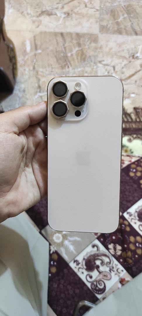 السلام عليكم ايفون 16برو ماكس نضيف جدا ذاكره 256 بطاريه 96 ..1325////الرقم ***********
