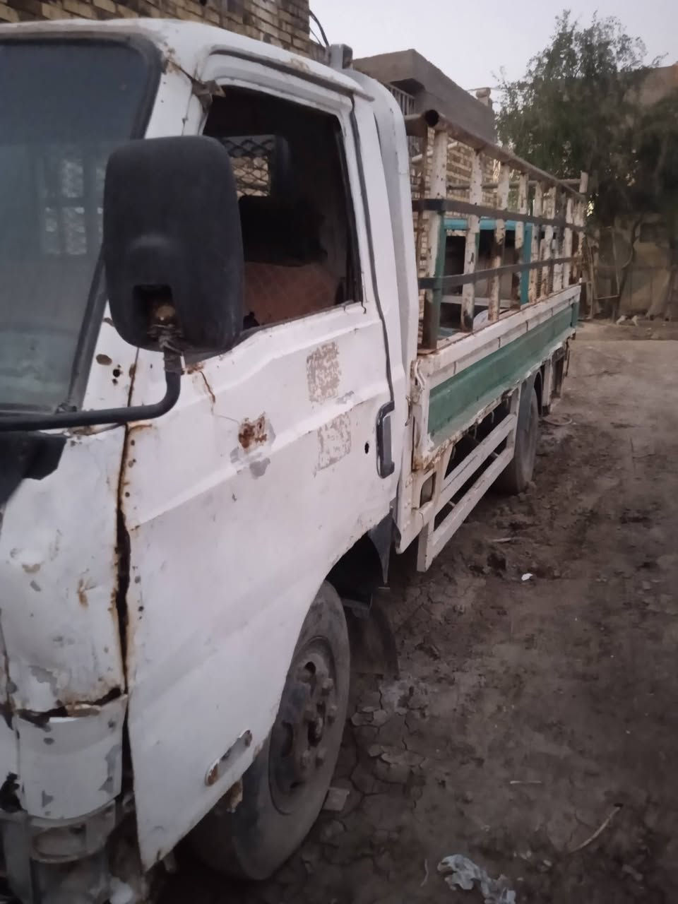 سلام عليكم كيا دانيه سعرها 30 ورقه بيها مجالحمل رقمها مثنى ماكينه جديده نقره طائرات بحاله جيده طلبوا بديه 4:30ه سياره تشتغل وتمشي مكانها بالحله بنادير ثالثه رقم الهاتف ***********
