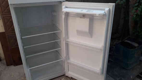 ثلاجة الحافظ موديل ٢٠٢٣ الكمبريسر شغال المشكلة ليك بالبواري . الرقم ***********
