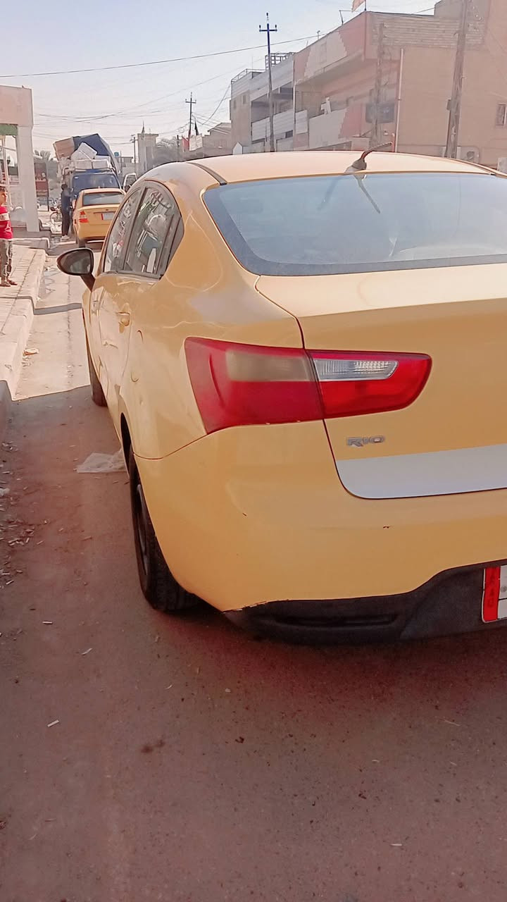 سلام عليكم شباب عدي كيا ريو موديل 2012 سياره خليجي بدون حادث سياره مكفوله بيه بس مكانات معمره يم دوس فقط السياره سدر جديد تخم تاير جديد تبريد تتفاء
شغالات  بيه مانع نزلاق بيه موصفات حلـِۈۋ‏وھّ اشاير بلمرايه. محرك وكشر. نضيفه السياره تراي وين مايعجبك روح بيه محركه 1600 اقتصادي فول رقم واسط ملاحضه شباب اني مكلف بنشر ومكان سياره بغداد جسر ديالى القديم يم زعفرانيه وهاذه رقم راعيه وتصل وبيك خير وتدلل ***********
