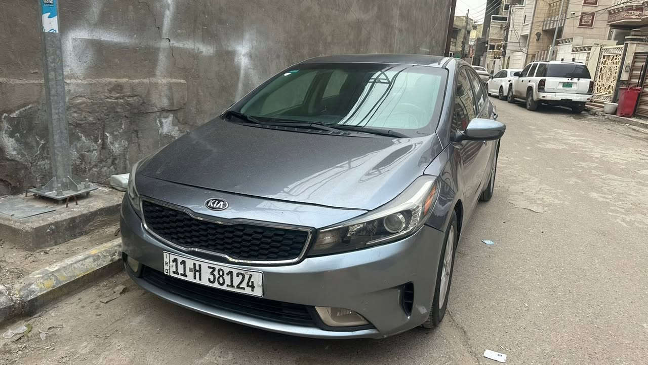 السلام علیکم کیا فورتي وارد امريكي موديل 2017 رقم بغداد الجديد هزة وسنوية جديدة تحويل ثاني يوم محرك 2000 دوش كير اي تي المرغوب حادثها بسيط کلش موضح بالصور مع السونار بس ربع البنيد شاصي لغد مكفولات بدون دواخل المواصفات شاشة كبيرة اصلية كاميرا خلفية ثلاث وضعيات قيادة وباقي المواصفات المعروفة السيارة جاهزة للبيع فقط السعر 113 ورقة بيها مجال بسيط حق الجية للاستفسار *********** مكان السيارة بغداد
