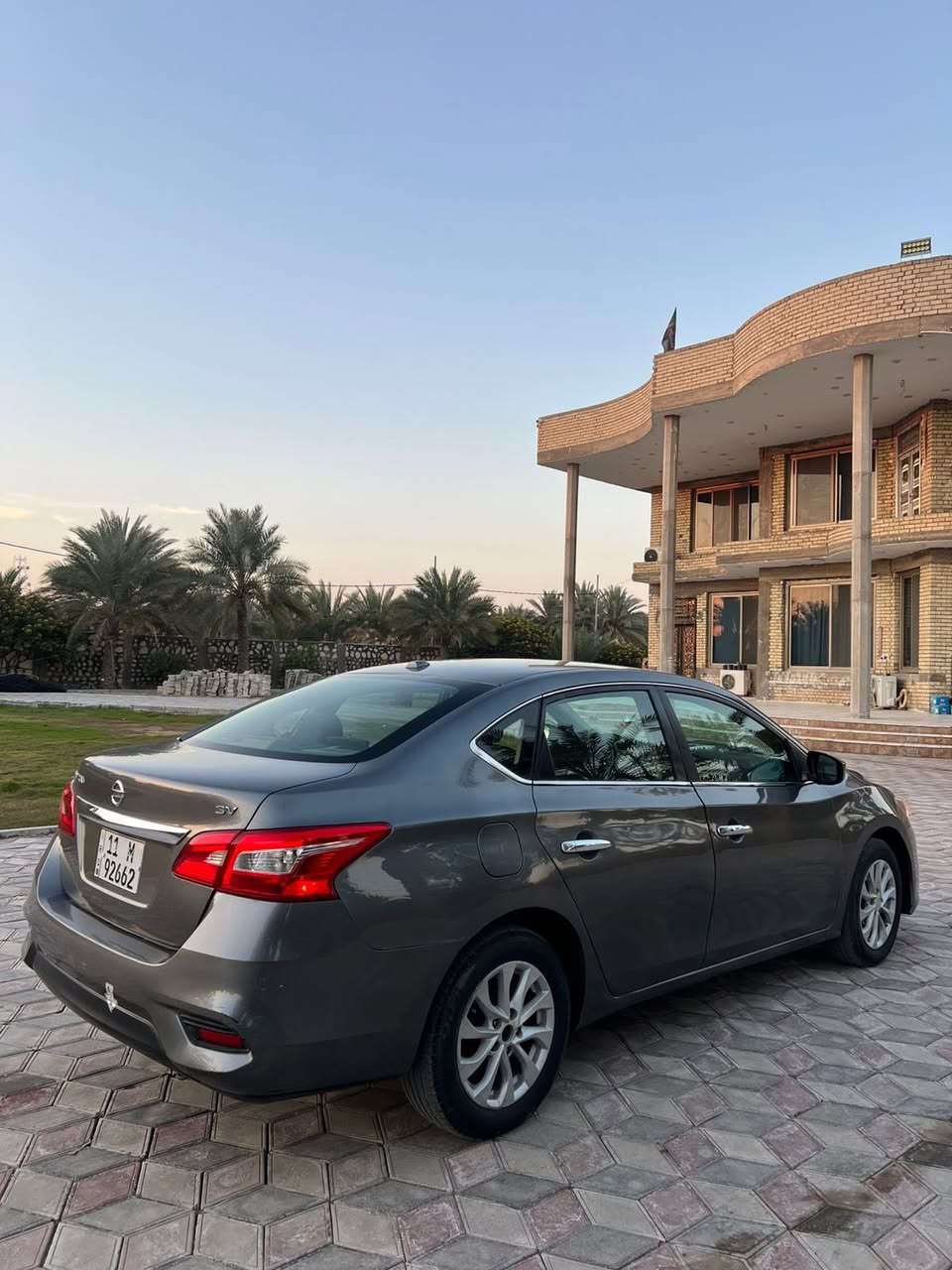 السلام عليكم 
للبيع نيسان سنتره 2019
السياره ماشيه 82 الف. حقيقي 
بصمه 
شاشه  كامره 
تحكمات استرين جهتين 
باقي المواصفات المعروفه 
السياره كلش نضيفه او جديده 
هذا السبوع مسويله ادامه كامله 
صدر امامي خلفي جديد 
حادث موضح بالمنشور كامل طخات بيهه ومصلحهه جاهزه اي نقص ما بيهه 
السعر     98$      بيهه مجال بسيط  
 العنوان   بابل المسيب    ***********

