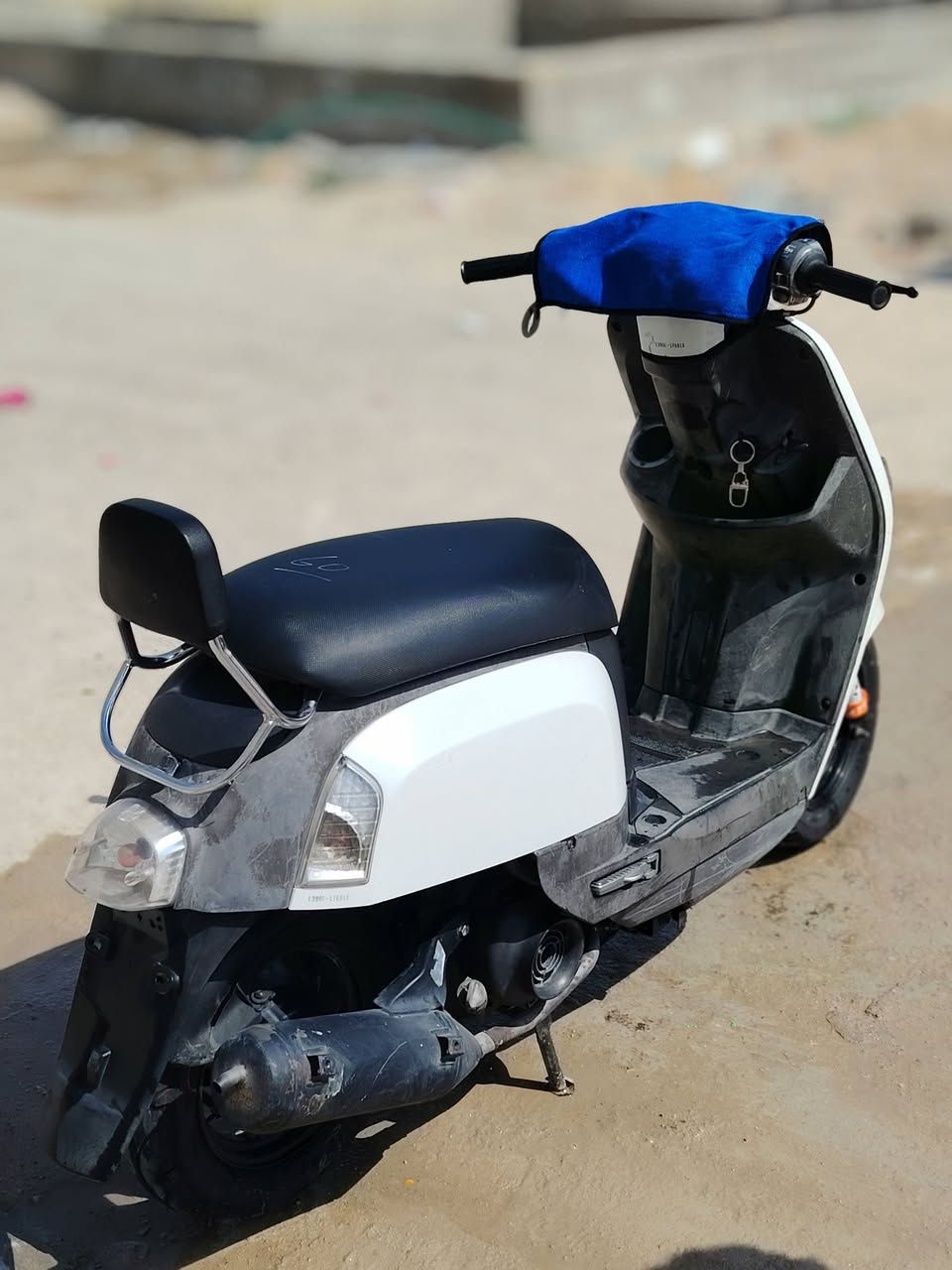 السلام عليكم للبيع بوليسي
الدراجه كلها عله وضع الابلاد كفر مختم ويا المكينه كابريتر
مو نوزل مكينه كفاله عامه شرط شلعه ومعدل ناعمه كلش
بوشهـ49بلادي سلف باتري كهربائيات كله شغال  
مكاني نجف شارع كربلاء نجف عمود134

                    السعر💸800💸وبيها مجال حك الجيه

هــ ***********
