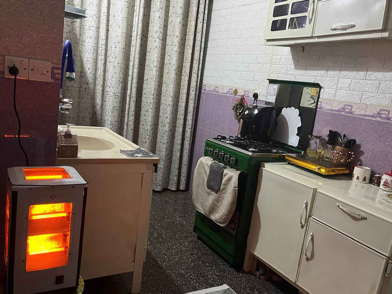 تخم نظيف مابي ضرر ب150 +كاونتر نظيف والسنك مرمر ب150 بغداد الجديده ***********
