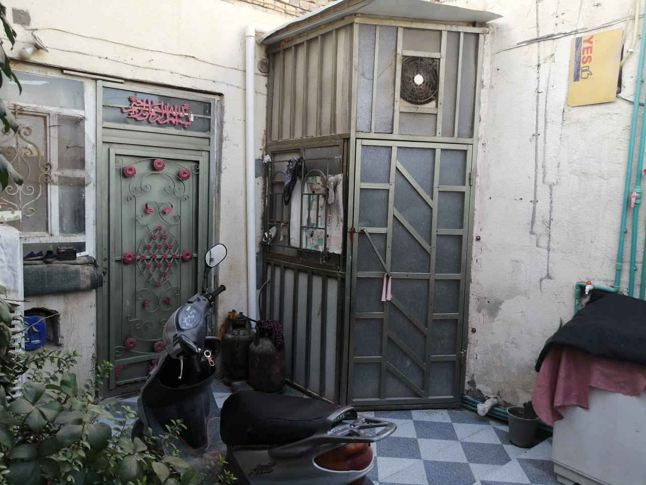 يا الله بيت 120متر بل سديناويه 
حي رحمان قرب صيدلية التفاحه 
تفاصيل البيت غرفتين جوه وفوك وصاله ومطبخ ودوانيه 
وصحيات داخليه خارجيه كامل اخدمات قريب عل تبليط 
سعر مناسب 
للاستفسار ***********

      _______________________________
عندك #بيت للبيع او #للايجار دزلي تفاصيله وسعره ع الخاص بيع وإيجارات سريعه ان شاء الله والتسهيل من الله / تفضلوا خاص اوالاتصال على الرقم التالي 
      _ _ _ _ __***********_ _ _ _  __
                 مكتب الـسـلام للعقار
