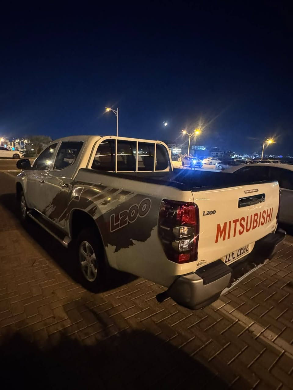 💎 MITSUBISHI L200 — MODEL 2022
🔹 مۆدێل: 2022
⛽ سوتەمەنی: گاز (سپۆڕت)
🛣 کێشراو: تەنها 92,000 کلم
✨ مواسەفات: فول مواسەفات
❄️ تەبرید: مەرکەزی
🔊 سوکان: ڤۆلیۆم و کۆنتڕۆڵ
🛡 شێوە: دەبل دەعامی + دیزاینی سپۆڕت
🔍 حاڵەتی ئۆتۆمبێلەکە:
⚙️ گێر و مەکینە: بە شەرت و بێ کێشە
🧼 ناوەوە و دەرەوە: زۆر خاوێنە و یەک دینار مەسرەفی تێدا نییە
📑 بەڵگەنامەکان: تەواوە و ئامادەی گواستنەوەیە
📍 ناونیشان: سلێمانی
📞 ژمارەی پەیوەندی:
📱 ***********
📱 ***********
💎 ميتسوبيشي L200 — موديل 2022
🔹 الموديل:
⛽ الوقود: غاز (رياضي)
🛣 المدى: 92.000 كم فقط
✨ الميزات: ميزات كاملة
❄️ التكييف: مركزي
🔊 الفرامل: الحجم والتحكم
🛡 الشكل: مزدوج + تصميم رياضي
🔍 حالة المركبة:
⚙️ ناقل الحركة والمحرك : بحالة جيدة ولا يوجد به أي مشاكل
🧼 من الداخل والخارج: نظيف جداً ولا يكلف فلساً واحداً
📑المستندات: كاملة وجاهزة للنقل
📍العنوان: السليمانية
📞 رقم الاتصال:
📱 ***********
📱 *********** السليمانية, العراق
