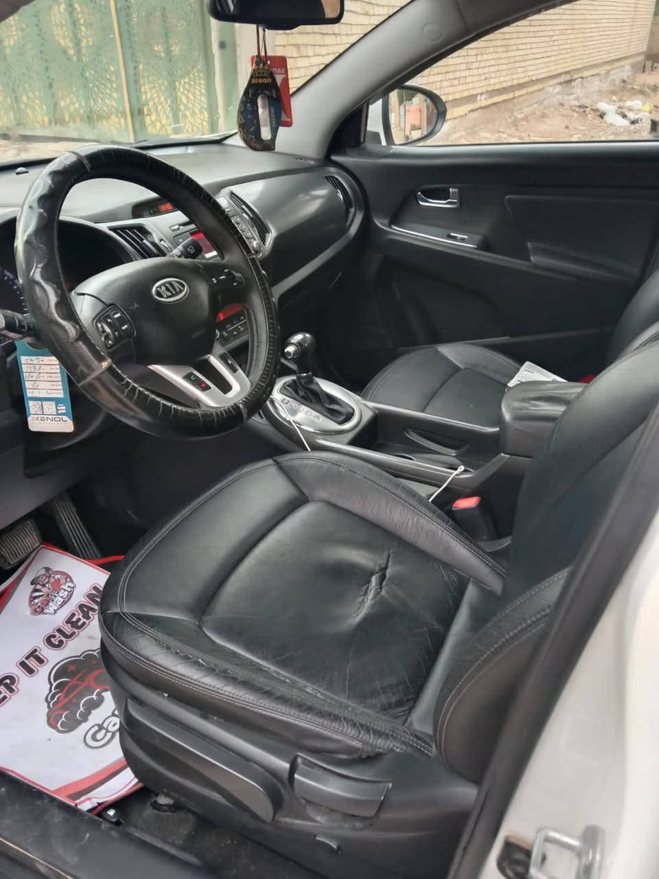 سيارة سبورتج موديل 13 كفالة عامة قطرة صبغ مابيهه مكفوله من حادث ومن الصبغ. رايدهه 150$ /***********
