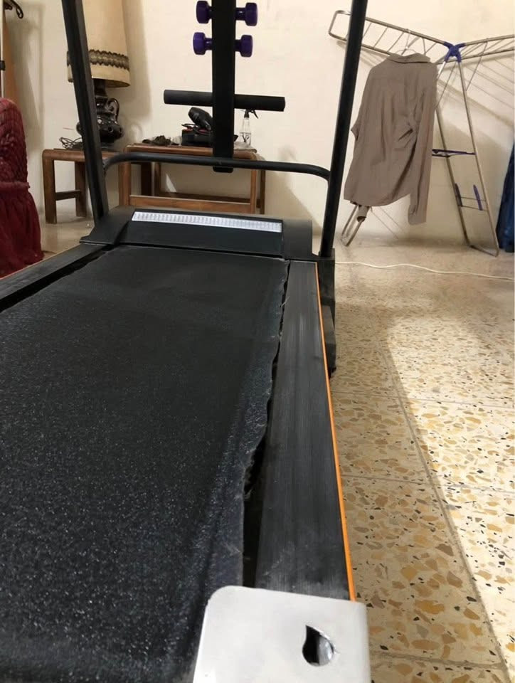 جهاز جري للبيع ١٢٠كيلو
مستعمل وشغال
الحزام بي ملاحظات بس شغال تريد تبقي تريد تبدلة

اكتب سعرك واني اراسلك
او راسلني واتس
مكاني بغداد

***********
