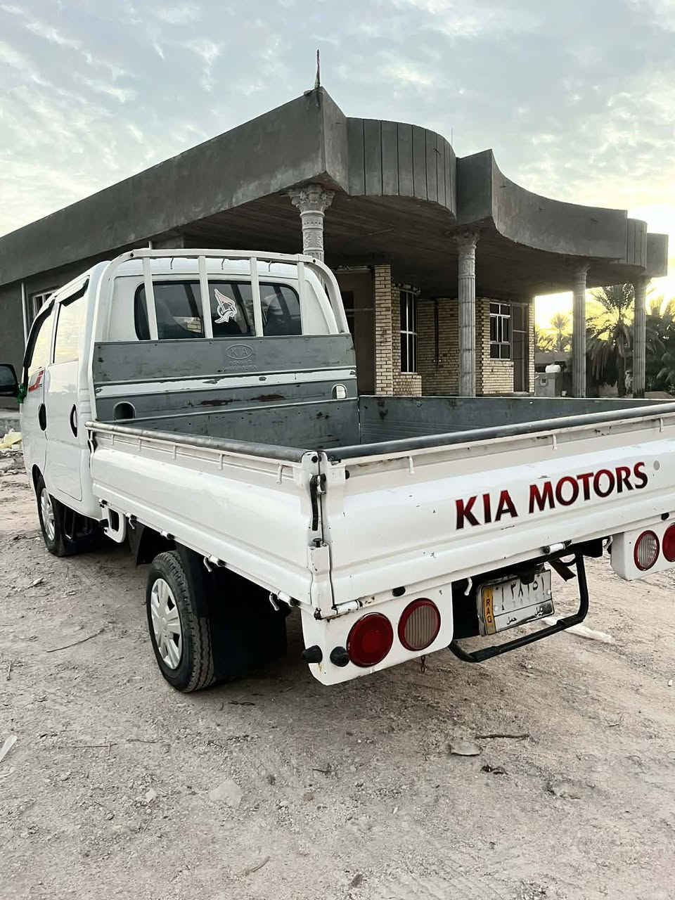 سلام عليكم  كيه موديل ١٥ للبيع السعر ١١٧ وبيهه مجال اي ستفسار تصل ***********
