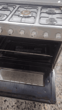 طباخ ٥ عيون كامل وعلفحص نضيف وناره زركه
سعره ١١٠ وبي مجال بسيط نجف شارع ميلاد فاو  ***********
