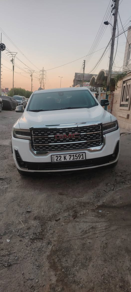جمسي اكاديا 21 فول موصفات
محرك 4/ 2000 تيربو
 7 راكب
حادثها جاملغ وبنيد
السعر 205 بيها مجال
للاتصال ***********
