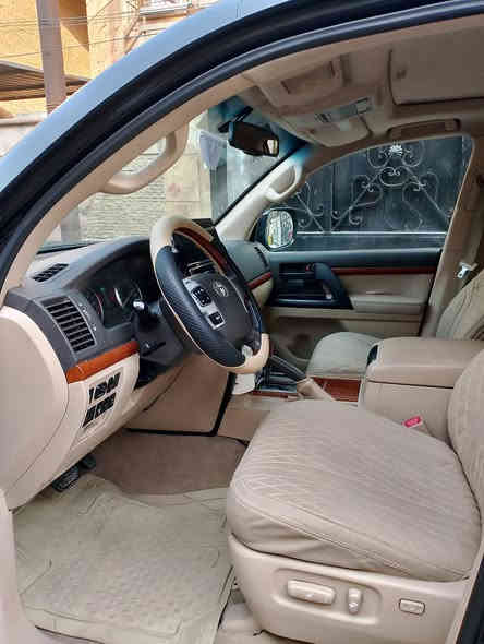 السلام عليكم للبيع لاند كروز موديل 2012 افطيم بيهة صبغ باب وشوية جاملغ بارد السيارة  جدديدة متعبانة مذب عليهة ربع ماشية 130 السعر 32 الف دولار مكاني بغداد السيدية ✅ الستفسار ***********
