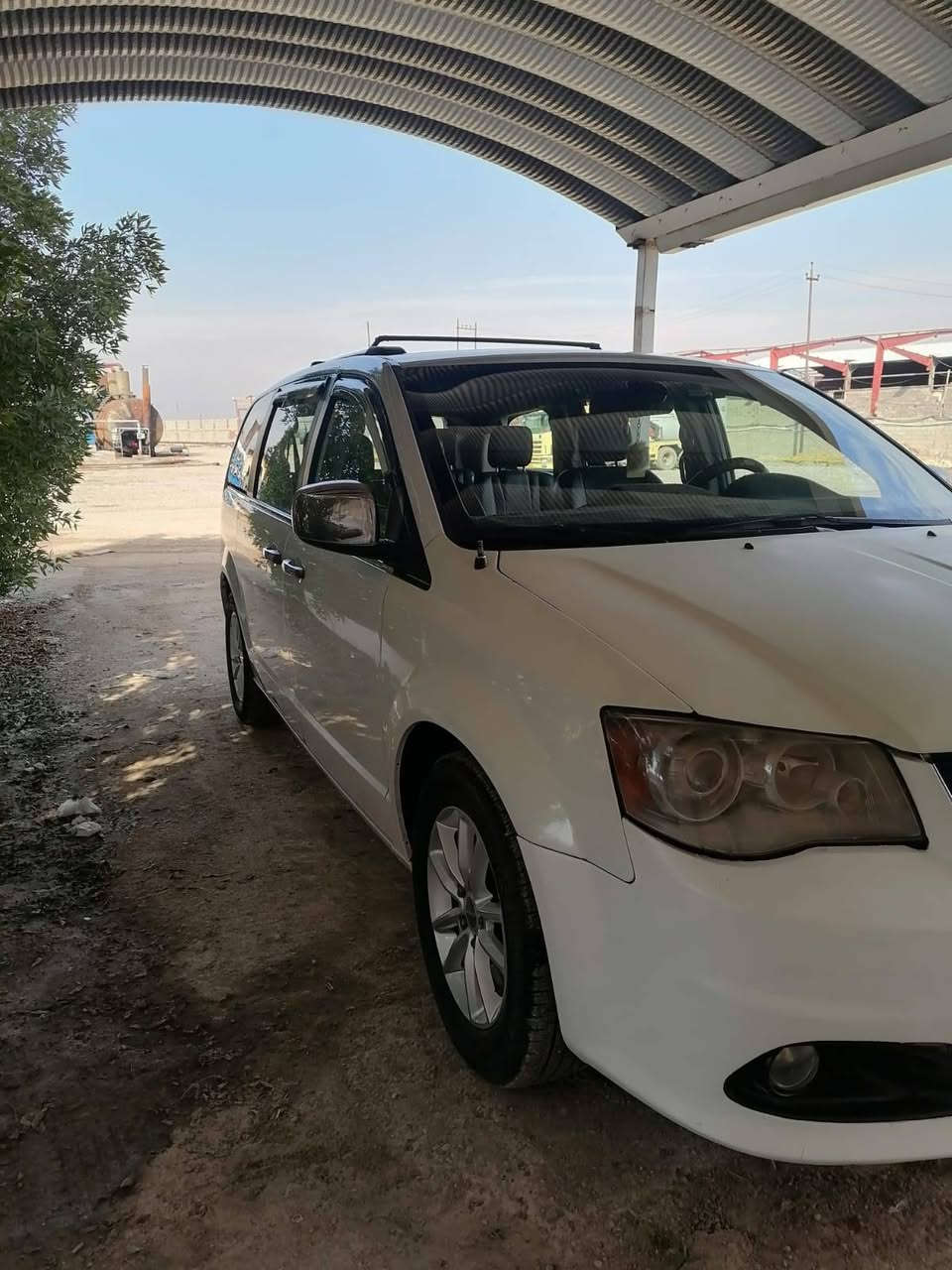 السلام عليكم
دوج كرفان للبيع 2019 موصفات sxt المعروفه
مكان السياره بغداد
رقم الشاصي موجود ويه المنشور
للاستفسار ***********
