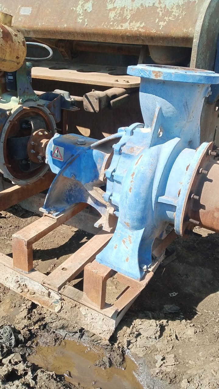 السلام عليكم محرك فالفو مع خنزيره 12v10مع راديتر مجهز جديد ممشتغل المحرك ***********
