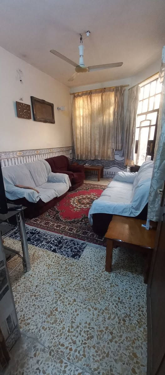 بيت ١٠٠م للبيع
بيت ١٠٠متر للبيع واجهه ٥م ونزال ٢٠م
يحتوي البيت على
. مدخلين
. صالة
. مطبخ كبير
. حمام داخلي وحمام خارجي
. غرفة نوم
الطابق الثاني// غرفة نوم واحده
الموقع// الغزالية -شارع المدارس- مربع اساور ثاني فرع
للاتصال ***********
السعر ٢٤٠ مليون
