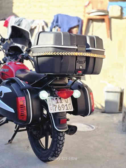 سلام عليكم. 
بوكسر.         21. 
مكينه.           مجفته شركه. 
منضومه.         زنون.   ب. 125. الف. 
جنط.             ب225. الف.    
منضومه.       مال دبل شاره لد كامله. 
بانزين.          محسن بس. 
دهن.             كل 10 ايام ابدل.  
نضافه.           شوف عينك.  
رقم.             بسمي.     
سنويه.     لحد.  2030. 
ولباقي.      شوف عينك. 
مكان.        بغداد. المعامل. 
السعر.      2700. وبيهى مجال. 
رقمي.       ***********.
