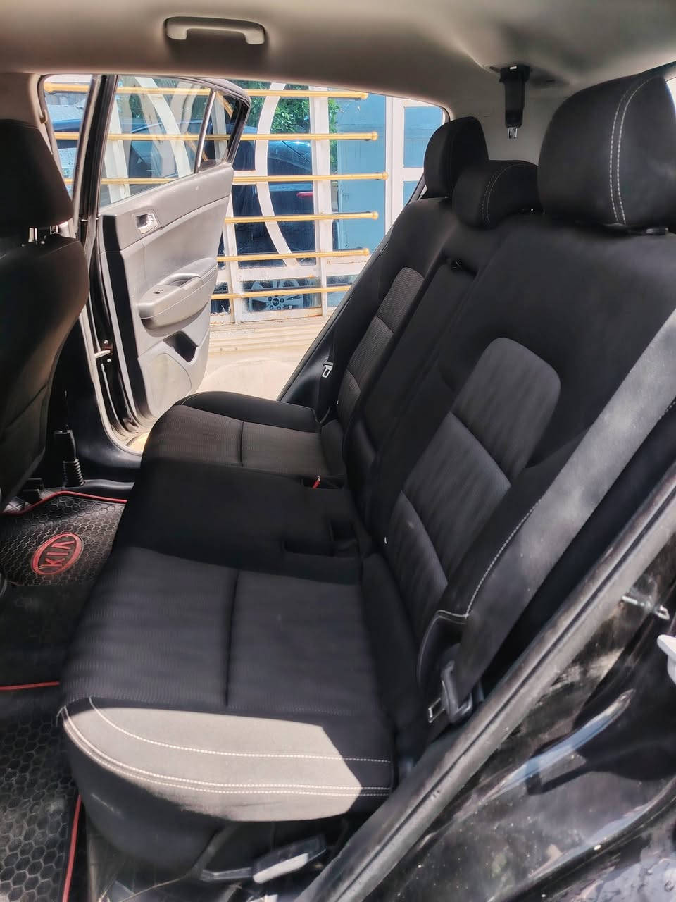 سياره سبورتج موديل ١٧ وارد امريكي تحويل ثاني يوم مباشر مكاني بغداد التاجي للاستفسار الاتصال على الرقم ***********
***********
