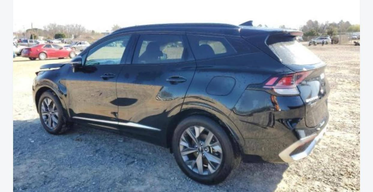 سبورتج ٢٠٢٣ وارد امريكي
سعرها ٢١٠ 
***********
٢٥٠٠ 
ماشيه ٣٢ 
مكاني شارع حيفا
