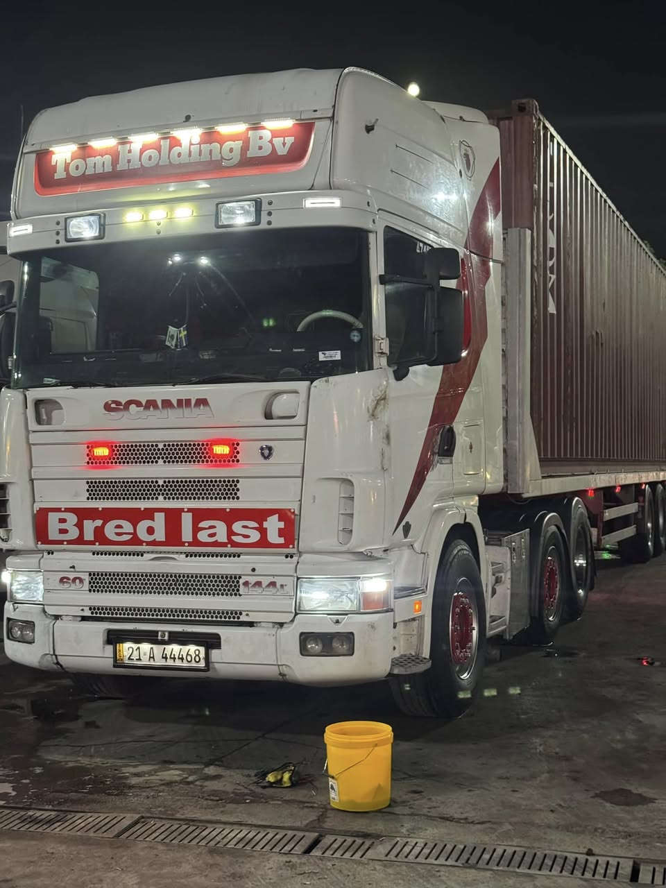 سكانيه 2001 رقم سلمانيه جديد مربوطه فلات + براد مكينه V8 بم ونوزل 

‭٠٧٧٣ ٧٦٦ ٣٠٧٧‬
