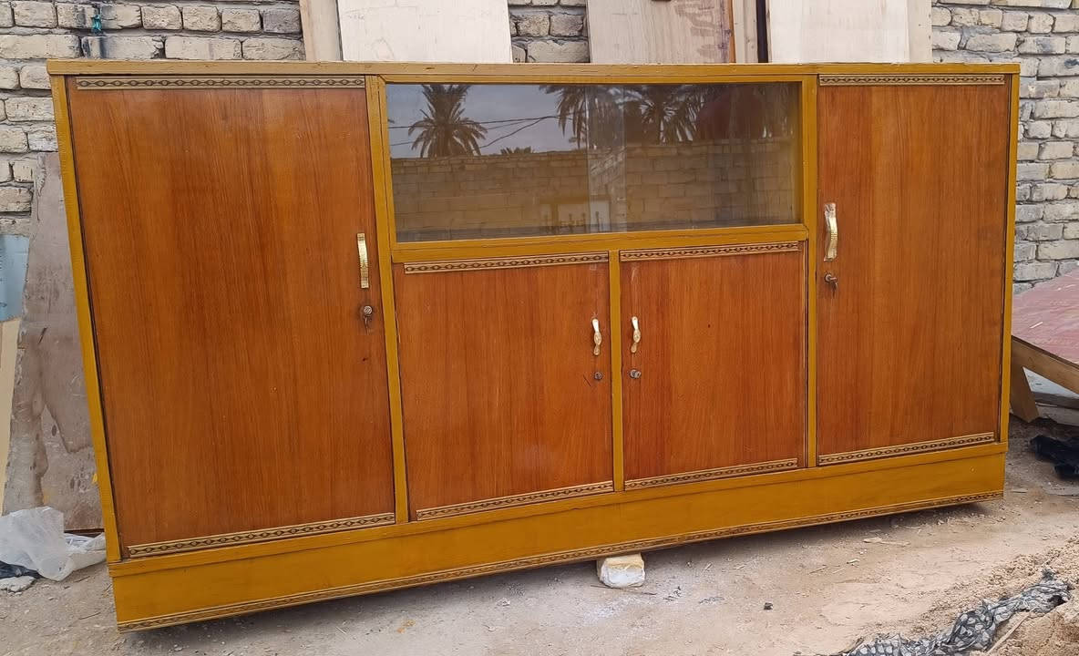 بوفيه مترين ونص تسكام للبيع السعر ب 150 المكان الشاميه وهذا رقمي ***********
