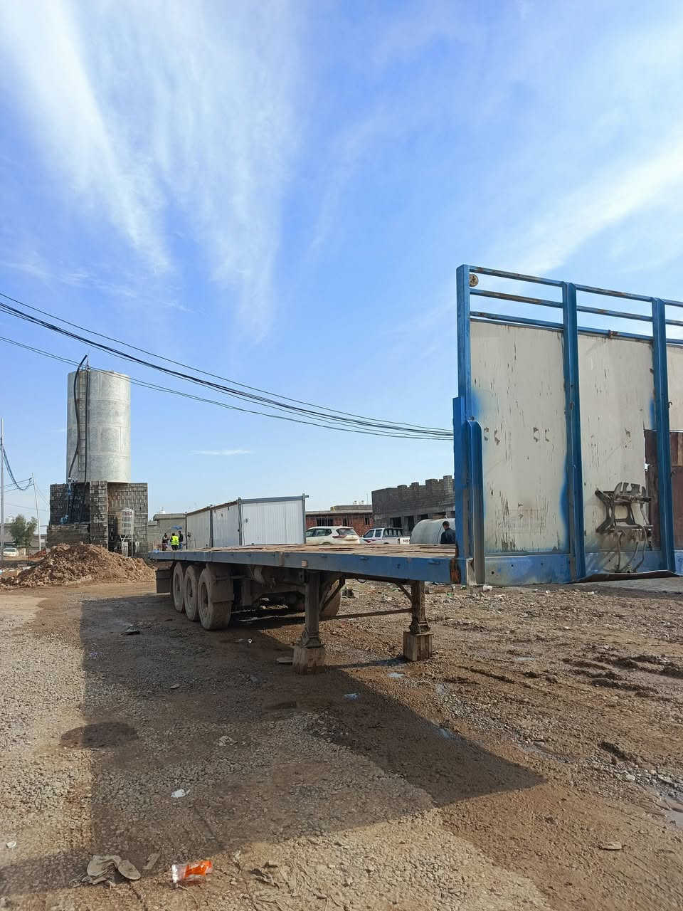 السلام علیکم:فلات بۆ فرۆشتن دینگل 16 تاخم تایەیی خاوێنە شانسی بەشەرت خواری نییە ماڵی ئیشە ژ.م:***********/***********
