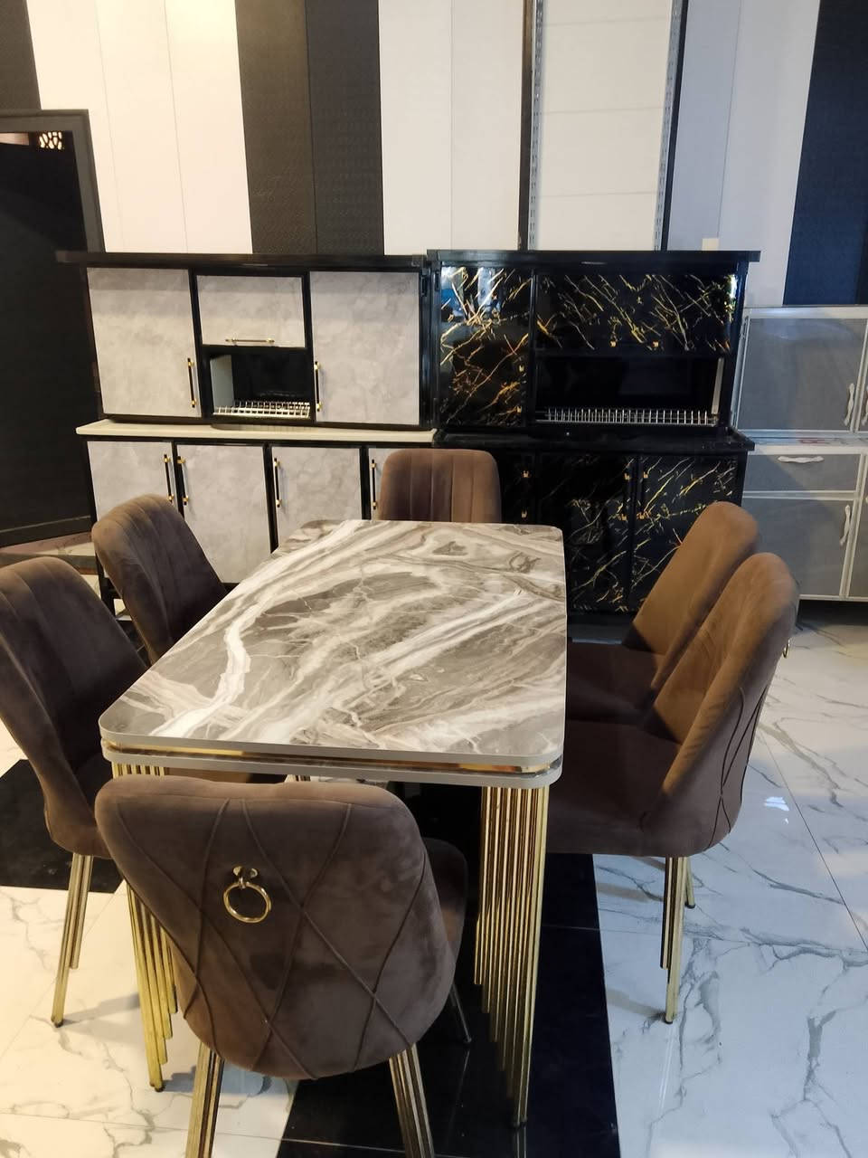 يالله.
ميز طعام بهل شكل نضافه 99%
سعره مناسب للاستفسار خاص او 
***********واتساب
