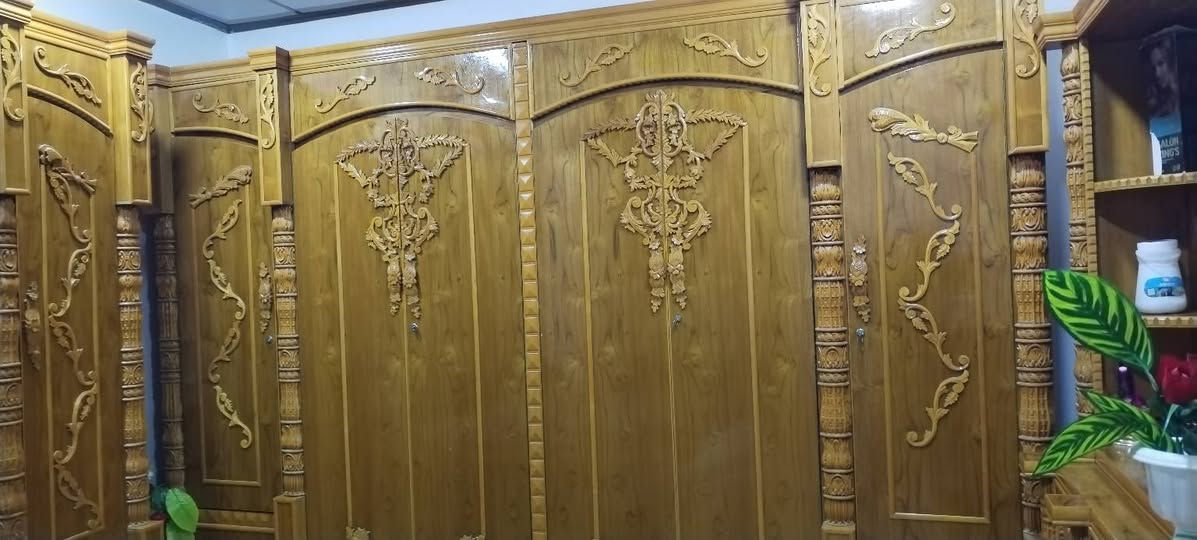 سلام عليكم غرفه لل بيع داخل خارج صاج اصلي السعر مليون و800 وبيها مجال المكان الموصل   أيسر للاستفسار الاتصال على الرقم ***********
