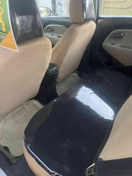 يالله سلام عليكم 
كيا ريو موديل ١٥ خليجي مكينه ١٦٠٠ دوش 

كاملة سيارة من كلشي بدون نقص مكينه كير تبريد صدر بجيس 

تخم تاير مدوشمه عام سيارة خليجي بدون حادث بدون أي حادث كفالة عارضها ٨٧ بيها مجال شي بسيط 

مكاني بغداد البياع 

***********
