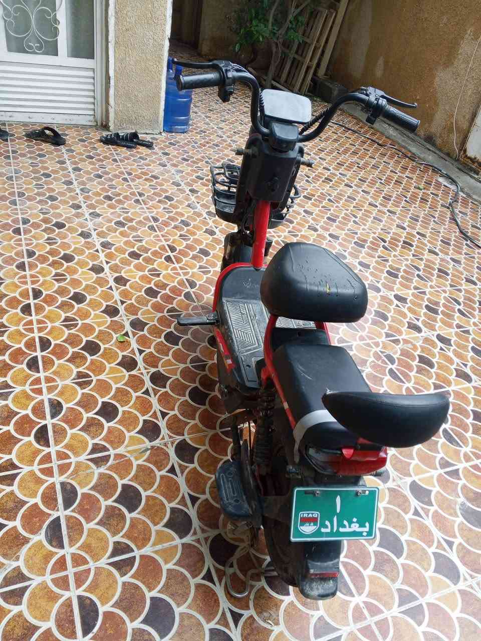 سلام عليكم دراجة  شحن حجم 14
دراجة نضيفة 
بطاريات جديدة شديتهن 
نقصها بس الاشارة واكفة 
السعر 200وبيها مجال 
اي استفسار راسلني خاص. 
الرقم ***********
كلش مناسبة والله الجديد مالهب ب500صار
