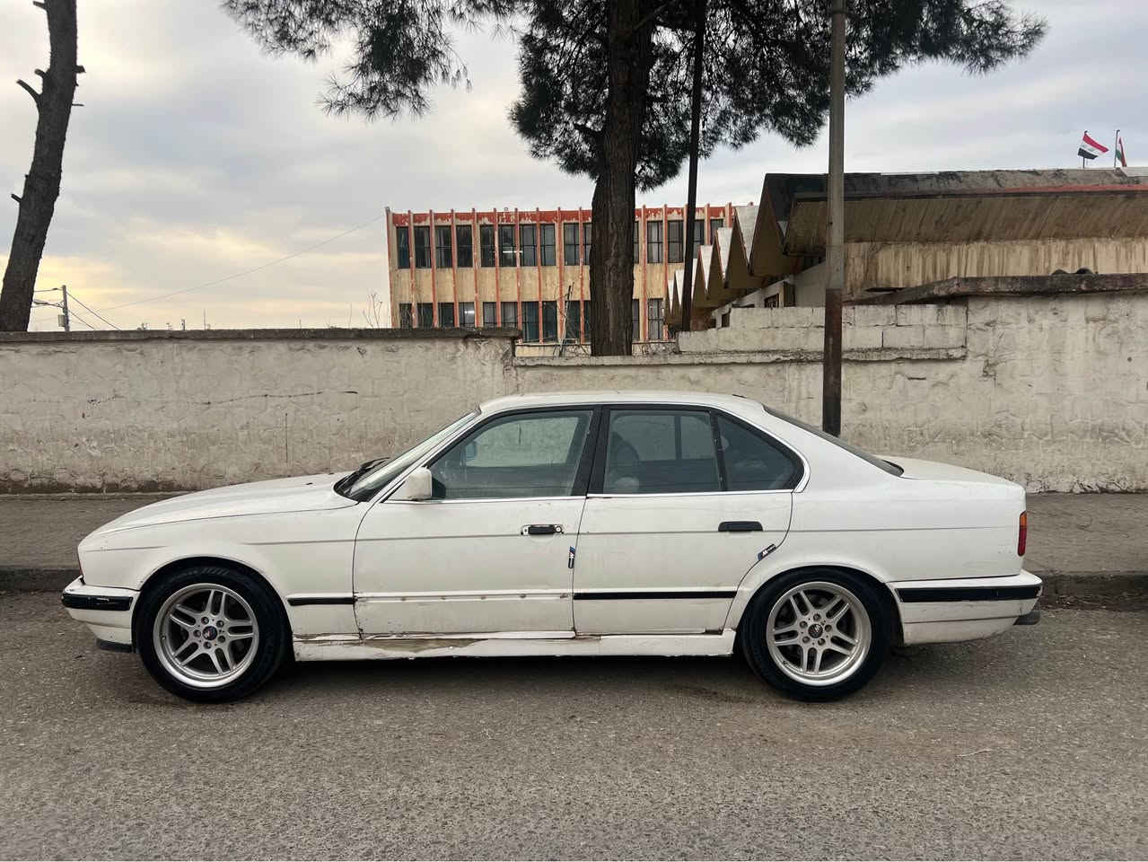 bmw e34 1987  520  ger 3adey raqm slemani sayarak bey keshey ta7awel xarama ba shart 44 waraqa 0770 332 1147 *********** السليمانية, العراق
