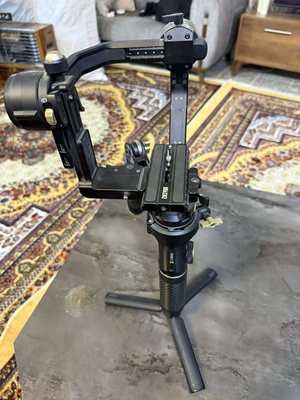 رونن او رونين من شركة zhiyun 
Crane 2s
شغال 
125 الف
***********
