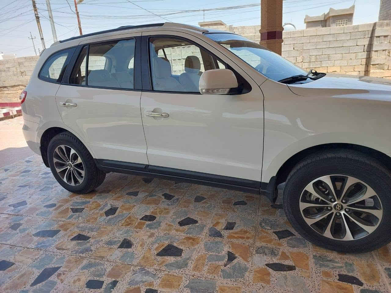للبيع ... سنتافيا خليجي ٢٠٠٩ 
السياره فول مواصفات ضمن 40 سياره بالعراق حسب كلام صاحبها السابق 
محرك 2700 ( ٦ سلندر المرغوب )
 كشانه جلد كهرباء مقعدين اماميمري شفط تحكمات ستيرين كامله كامرا دواره 
حساسات خلفيه كامله ثلاجه تبريد 3 قطع  7 راكب فتحه بالسقف فور ويل
كامله كل المواصفات عدا البصمه لان موديل 2009 متجي بصمه بالسيارات الكوري
السياره ب اسمي شخصيا والسنويه ل ٢٠٢٨ 
محرك وكير بلادي مامفتوحات 
ماشيه ١٥٧ الف كيلو 
ضررها بنيد تبديل وتوحيد لون ونص من الجاملغ الخلفي صبغ
صور الضرر بالمنشور 
 السعر ١٤٥ وبيها مجال 
الانبار _ الحبانيه _ الخالديه _ الصديقيه 
اتصال    *********** 
واتساب ***********
