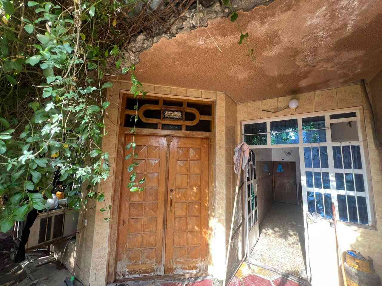 بيت للبيع نهاية حي اور مقابيل نادي التحدي الرياضي فرع صيدلية حنين العطاء 
مساحة ١٦٨ متر واجهة ٦.٨٥ نزال ٢٥
طابو صرف ٦ غرف نوم 
 ***********
