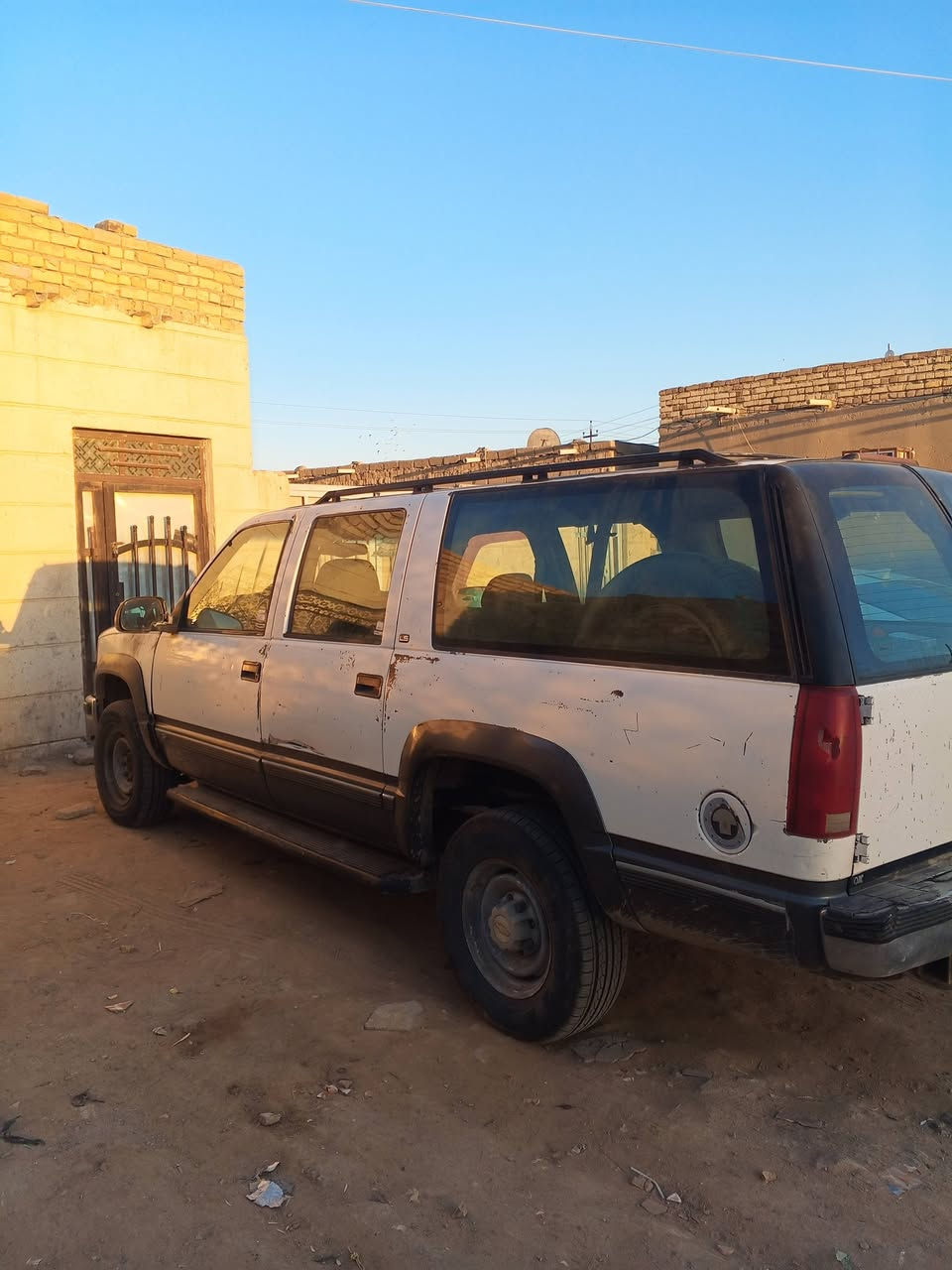 السلام عليكم شوفر ليت 1999محرك 454 كير 1000شرط كفاله سياره حداديه جديده كهربائيات كلها شغاله طخم تاير جديد السياره مكفوله من العيب الشرعي والضربه السياره جاهزه وتىرايك وين ميعجبك سنويه لغايه 28 مشروع وطني السعر 35 واذا اكون مرواس عادي مكان السياره ذي قار قرب جامعه ذي قار 
*********** متواجد واتساب
