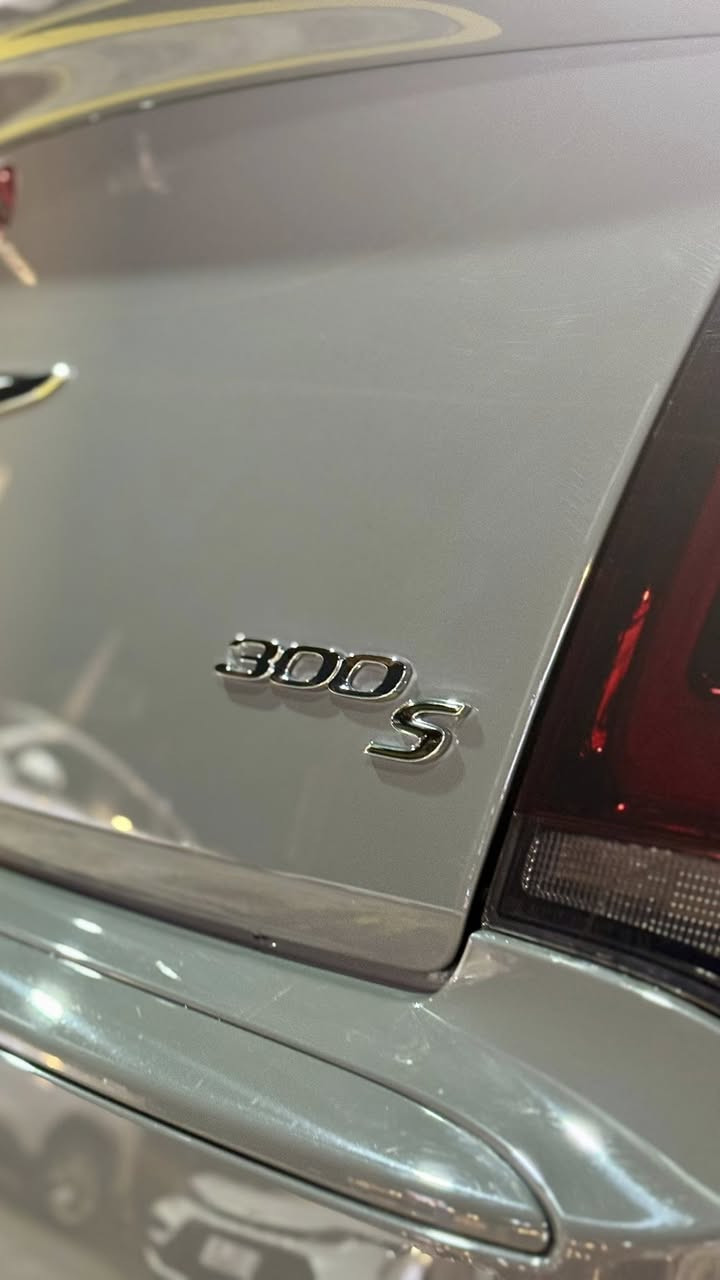 السلام عليكم 
كرايسلر اوباما 2018 
موصفات S 
كلين تايتل 
ماشيه 89 ميل
مواصفات : 
بانوراما 
كشنات جلد حضن 
تدفئه كشنات 
الكشنات الامامي كهرباء
جام اوتو 
سستم صوت بيتس
شاشه كار بلي
شفتات ستيرن الخ…
مكاني بغداد 
رقم اربيل 
السعر 285 وبيها مجال 
***********
