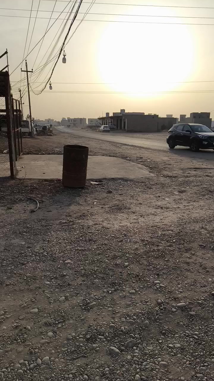 ارض للبيع ٩٠٠متر بيها بلوك بداية شارع روتانا     السعر اتصل ***********
